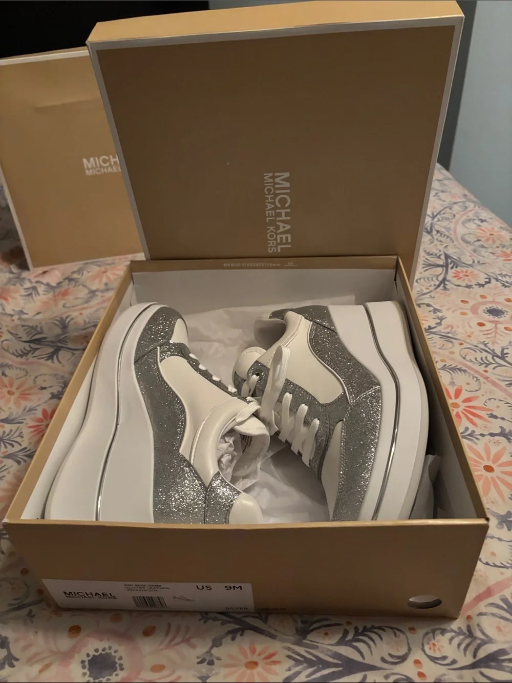 NWT Michael Kors Emmy Glitter Leather Wedge Trainer Sneakers Silver Size 9 Box